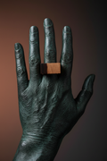 Mano scultura bronzo - sfondo terracotta antracite