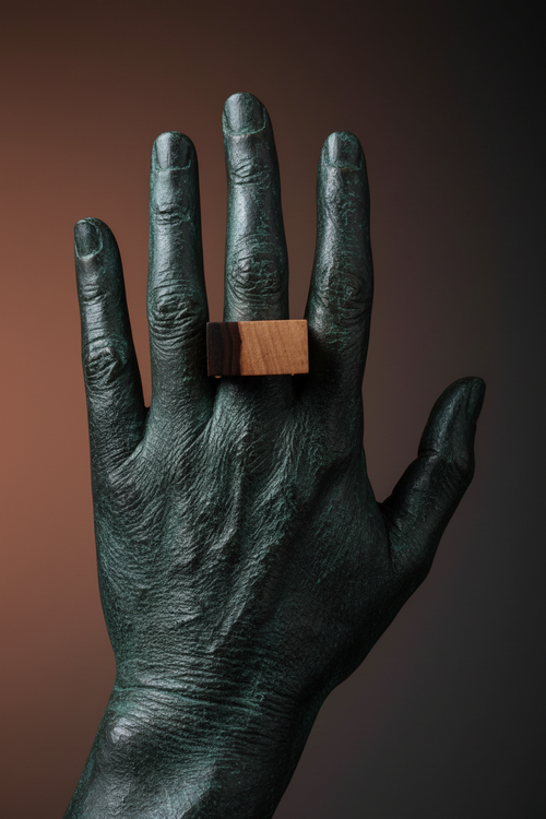 Mano scultura bronzo - sfondo terracotta antracite